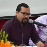 Académico del Departamento de Teología presenta su libro “Filosofía desde la Caleta, algunas formas de filosofar”