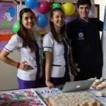 Estudiantes de Nutrición y Dietética comparten información de alimentos saludables junto a la comunidad universitaria