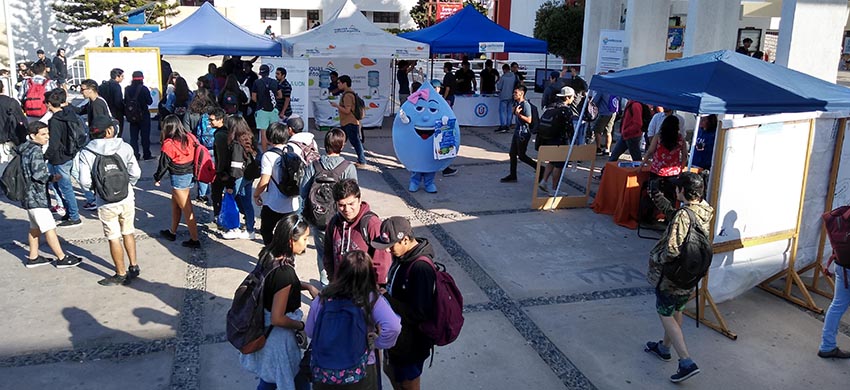 Exitosa “Feria del Agua” organizada por la UCN en el centro de Antofagasta
