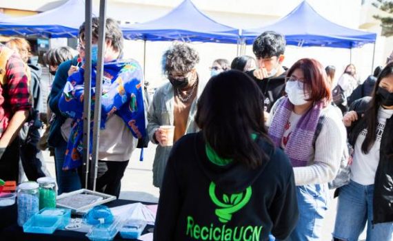 Con feria verde y conversatorios la UCN celebró el Día del Reciclaje