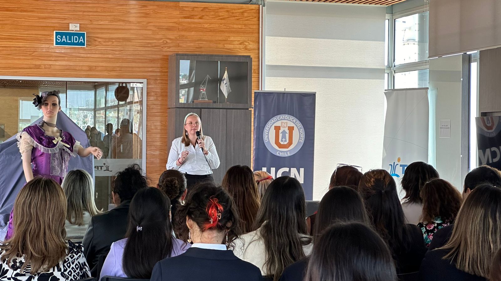 Conversatorio “Mujeres en el Puerto” reúne a destacadas representantes de la Región de Coquimbo