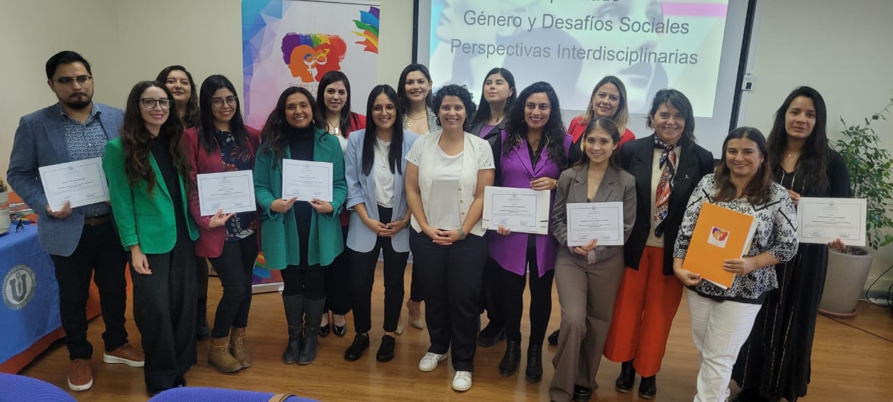 Primera versión de Diplomado de Género UCN certifica a 12 personas