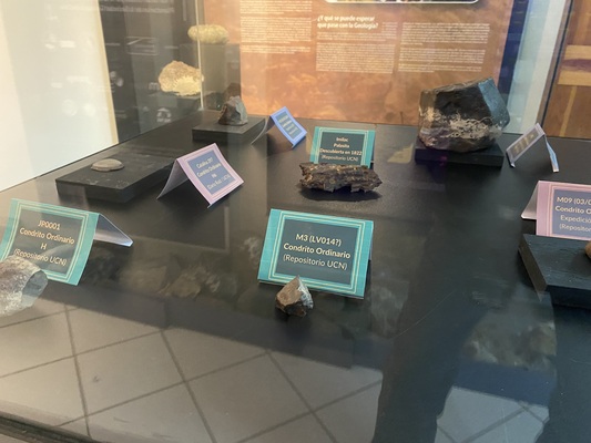 Últimos días de exhibición itinerante de meteoritos en la UCN